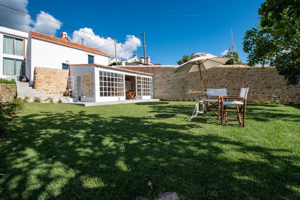 Gasthaus Quinta Da Eira Velha Aldeia do Mato  Exterior foto