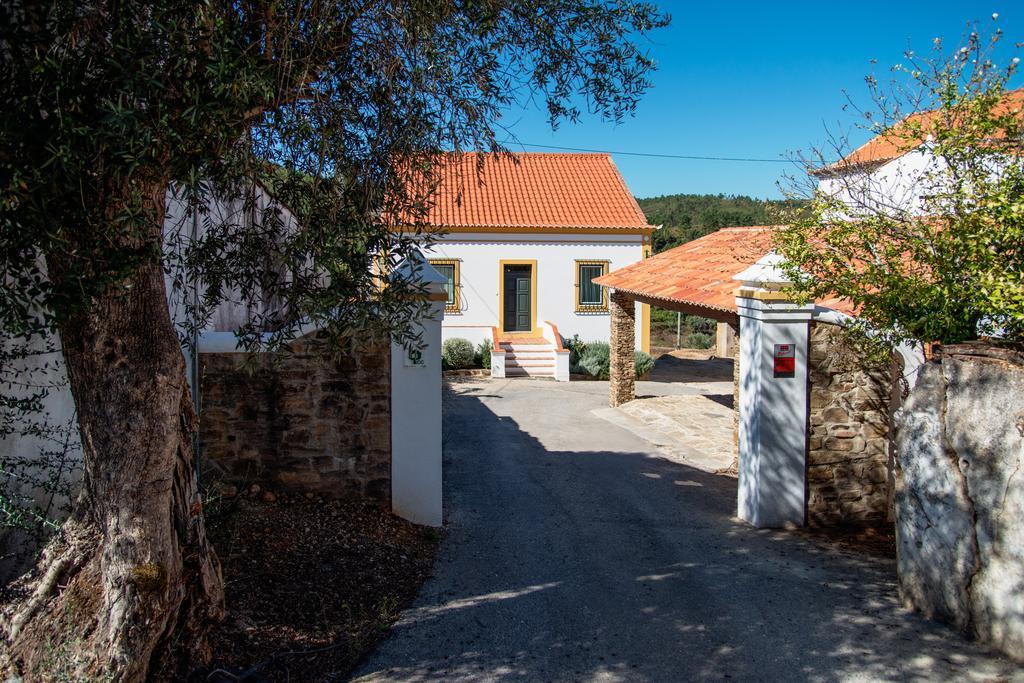 Gasthaus Quinta Da Eira Velha Aldeia do Mato  Exterior foto